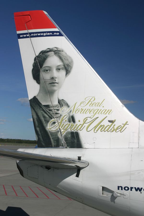 Norwegian tail fin Sigrid Undset