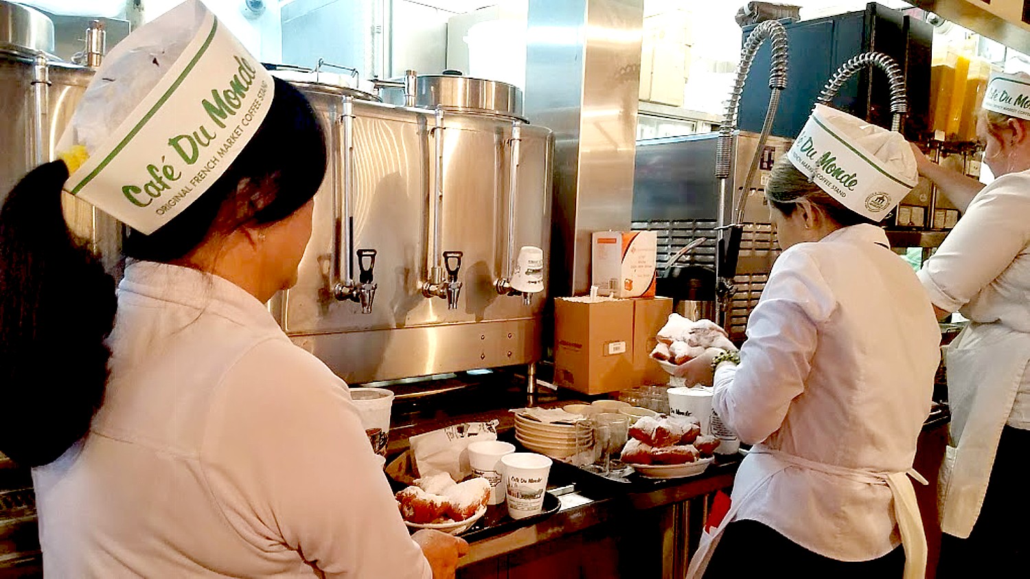 NOLA-20181021_210544e2 (c) Laurie Millman-Cafe du Monde